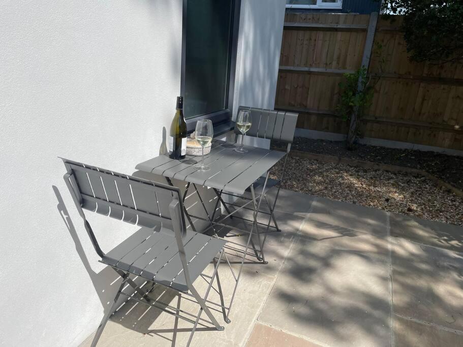 Cosy Accommodation, Easy Walk To Beach! Holiday home Barton on Sea